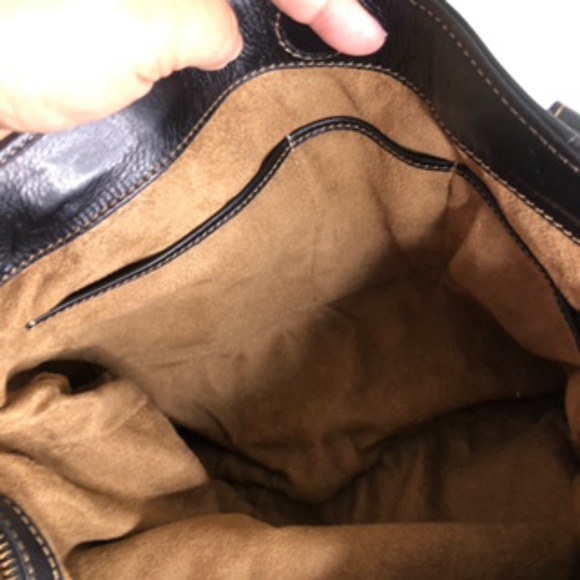 Liz Claiborne Black Leather Tote with Center Zip Divider Pouch and Pockets - Picture 8 of 11